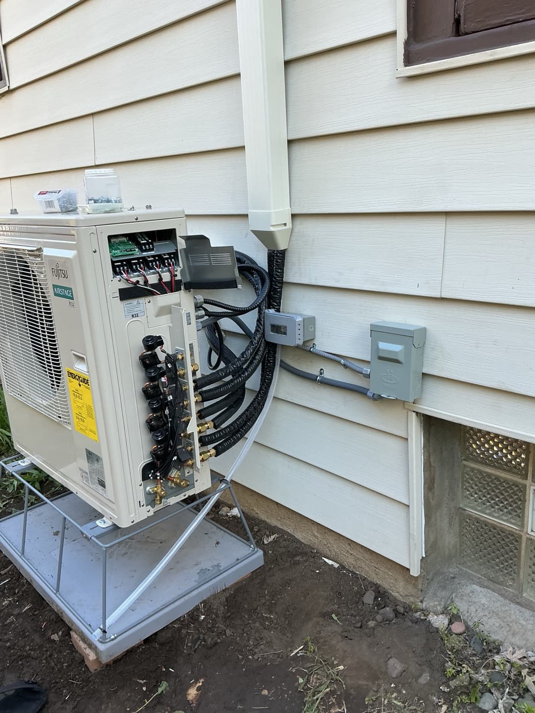 Clean Dedicated Circuit Install for a Fujitsu Airstage Mini-Split image