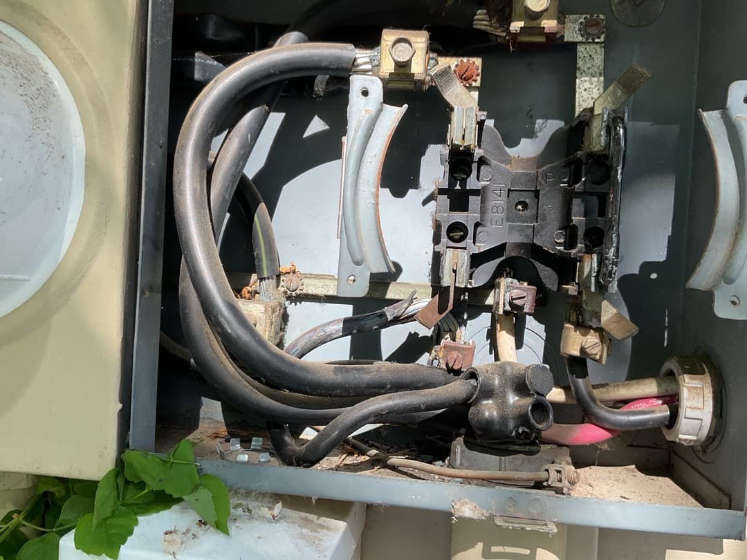 Duplex Meter Socket Replacement Restores Full Power in Eagan image